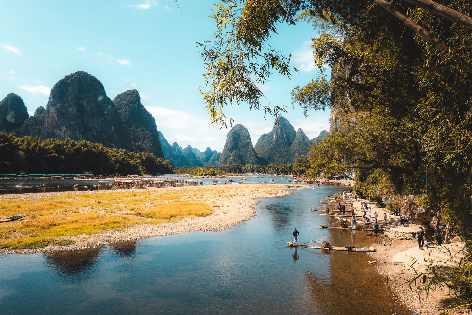 Río Li y colinas de karst en Gui Lin, China